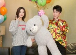 娱乐圈吃瓜背景图女男,揭秘明星们的甜蜜与纠葛